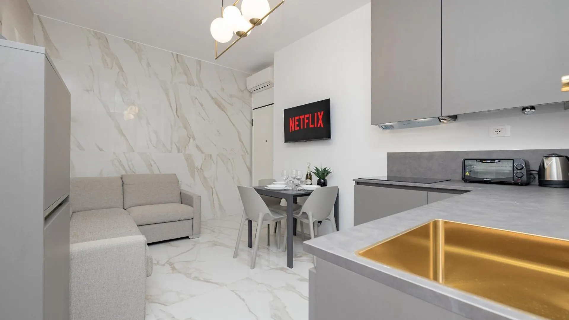 4Co4 - Duomo - Luxurious - Large - Central Mediolan Apartament