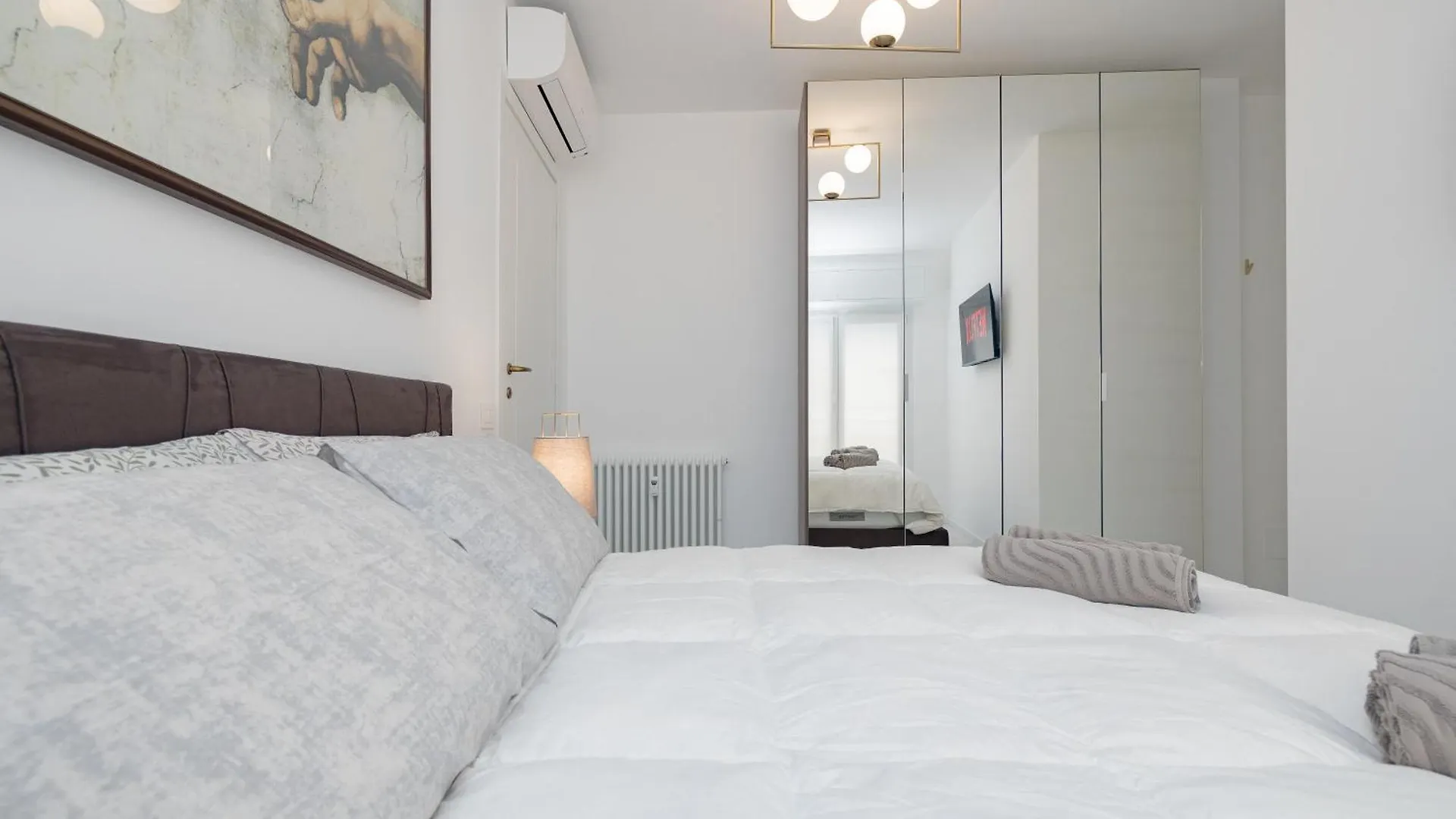 Apartament 4Co4 - Duomo - Luxurious - Large - Central Mediolan